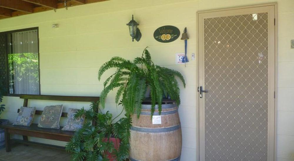 Broadwater Bed And Breakfast Busselton Exterior photo