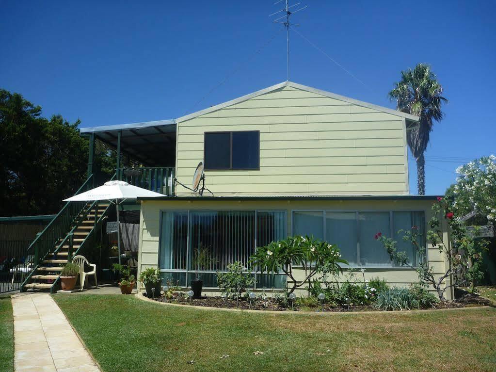 Broadwater Bed And Breakfast Busselton Exterior photo