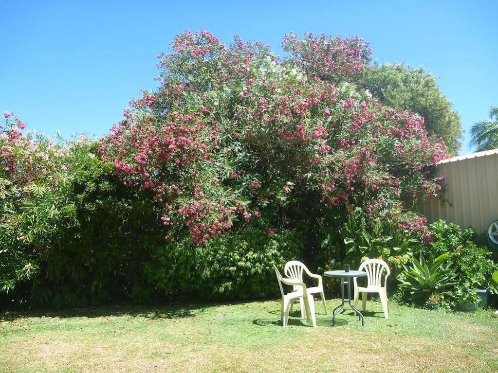 Broadwater Bed And Breakfast Busselton Exterior photo