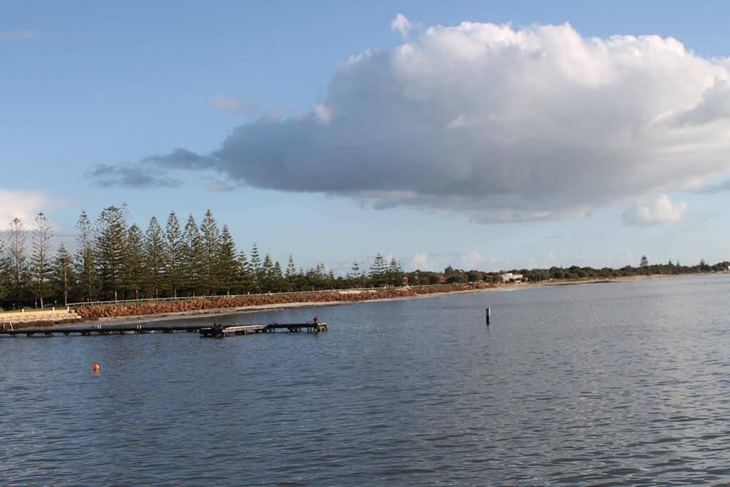 Broadwater Bed And Breakfast Busselton Exterior photo